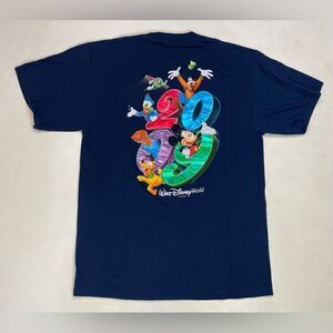 Walt Disney World Mickey & Friends 2009 Graphic T-shirt Men Medium Short Sleeve